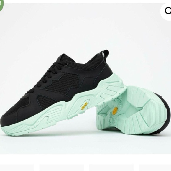 P448 Shoes - S12. NWT P448 Dean Vibram Sole Black Mint 40/Size 9